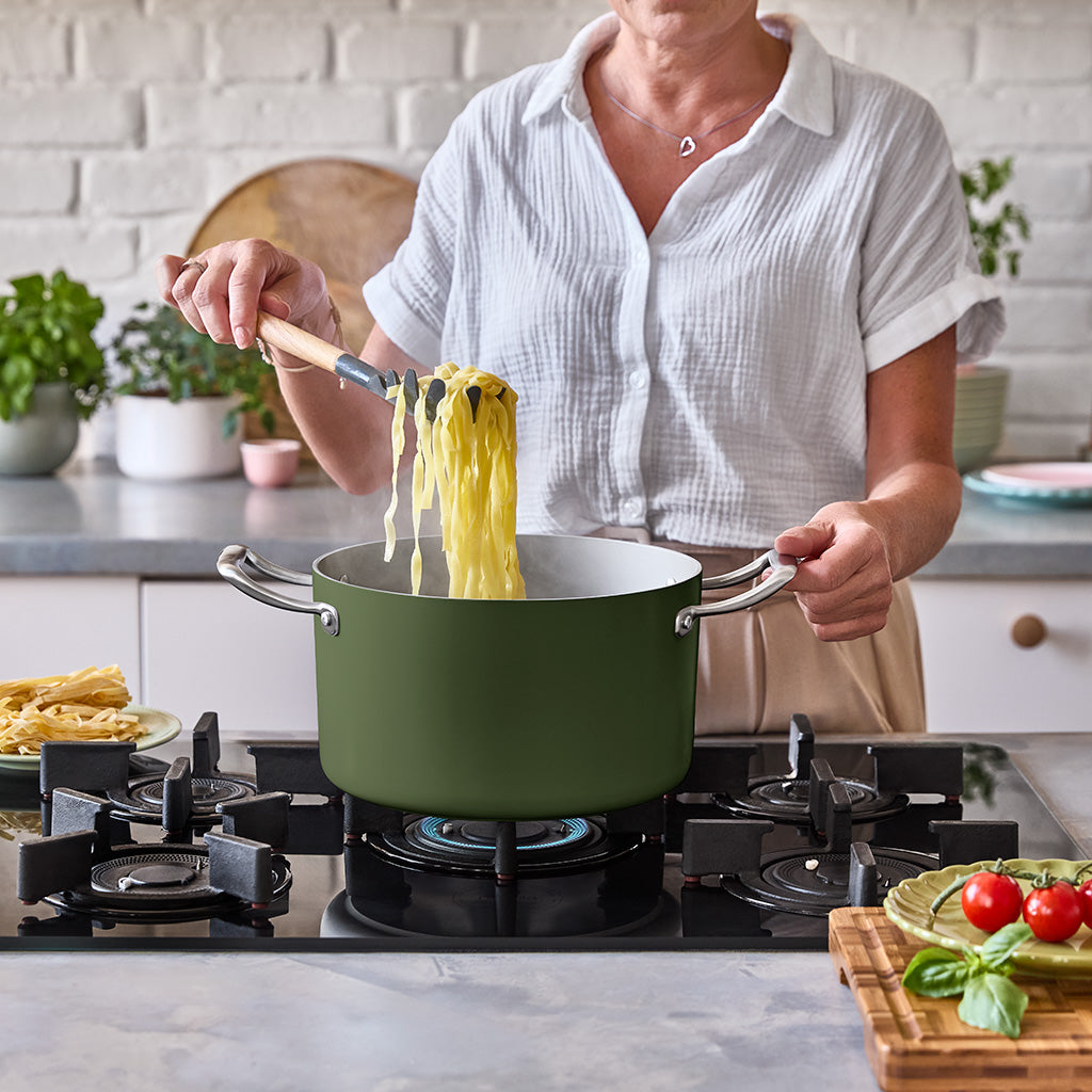 Hrnec Vital s keramickým povrchem Ø 24 cm (6.3L) - olivově zelená - 24 cm (6.3 L) / Olivově zelená