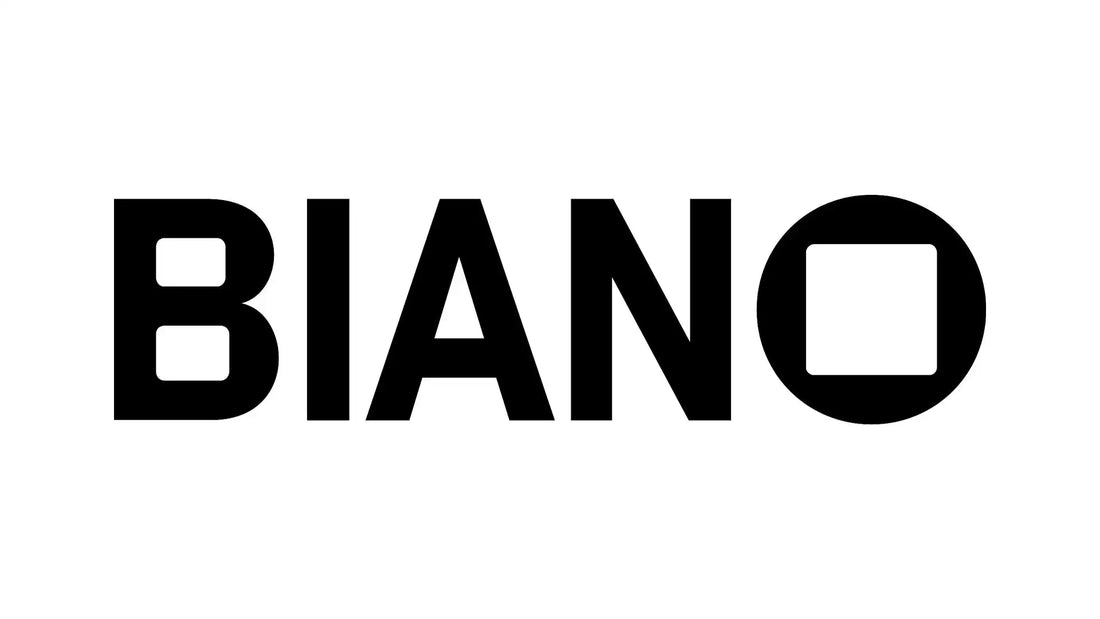 Černé čtvercové logo na bílém pozadí