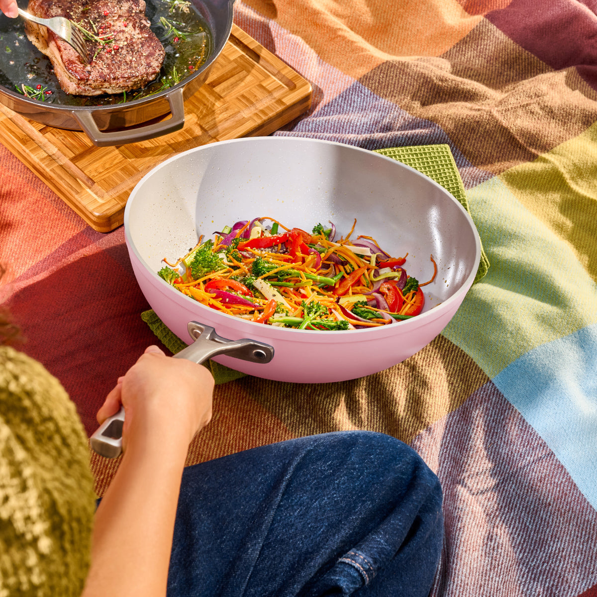 Základní sada keramických pánví Zen 2 ks – klasická + wok, růžová