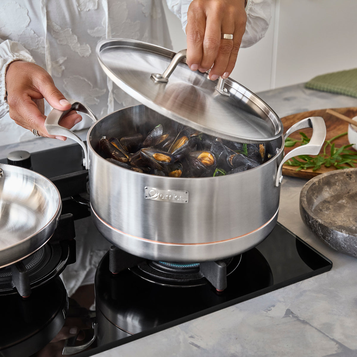 Nerezový hrnec Penta Copper s měděným jádrem pětivrstvá ocel Ø 24 cm (5.5L) 24 cm (5.5 L)