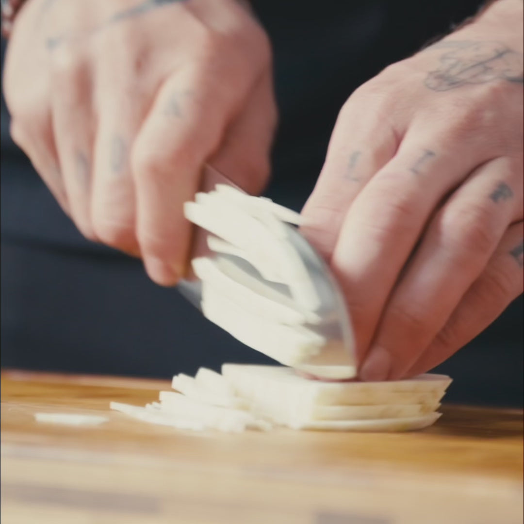 Načítať video: Santoku nôž z nemeckej ocele 18 cm